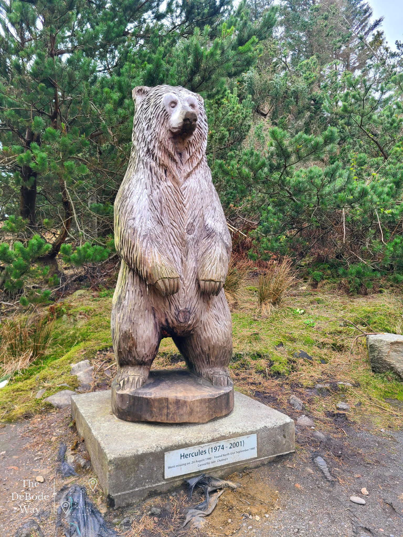 Wood statue of Hercules the Bear in Langass Wood