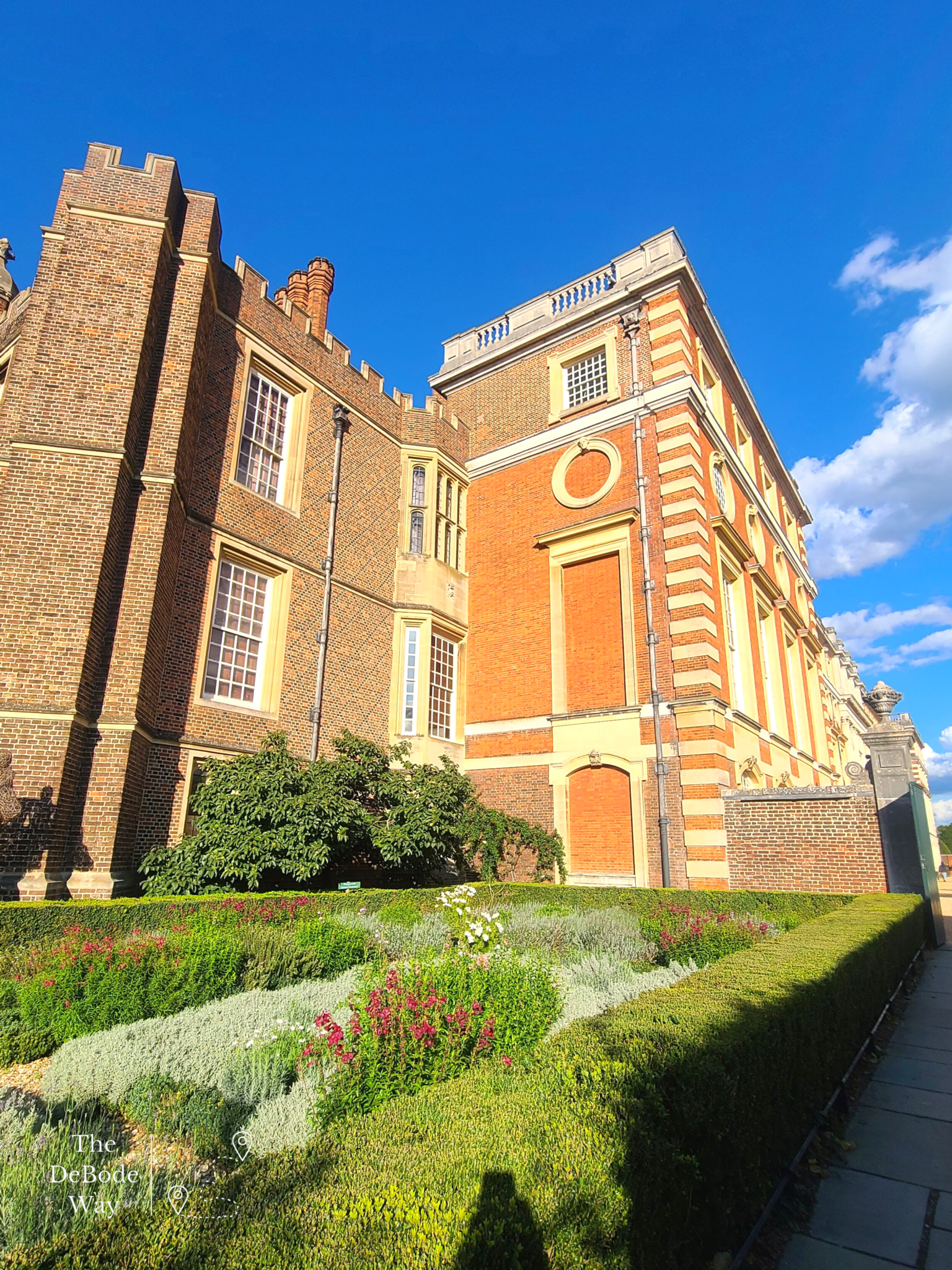 Tudor and Georgian architecture differences on East Facade at Hampton Court