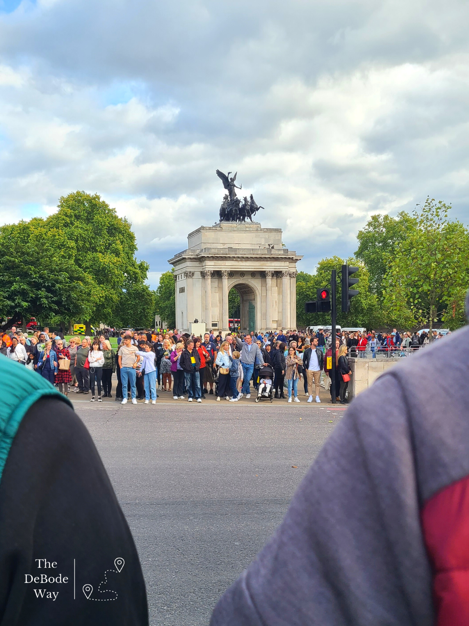 Crowds at the Wellington Arch