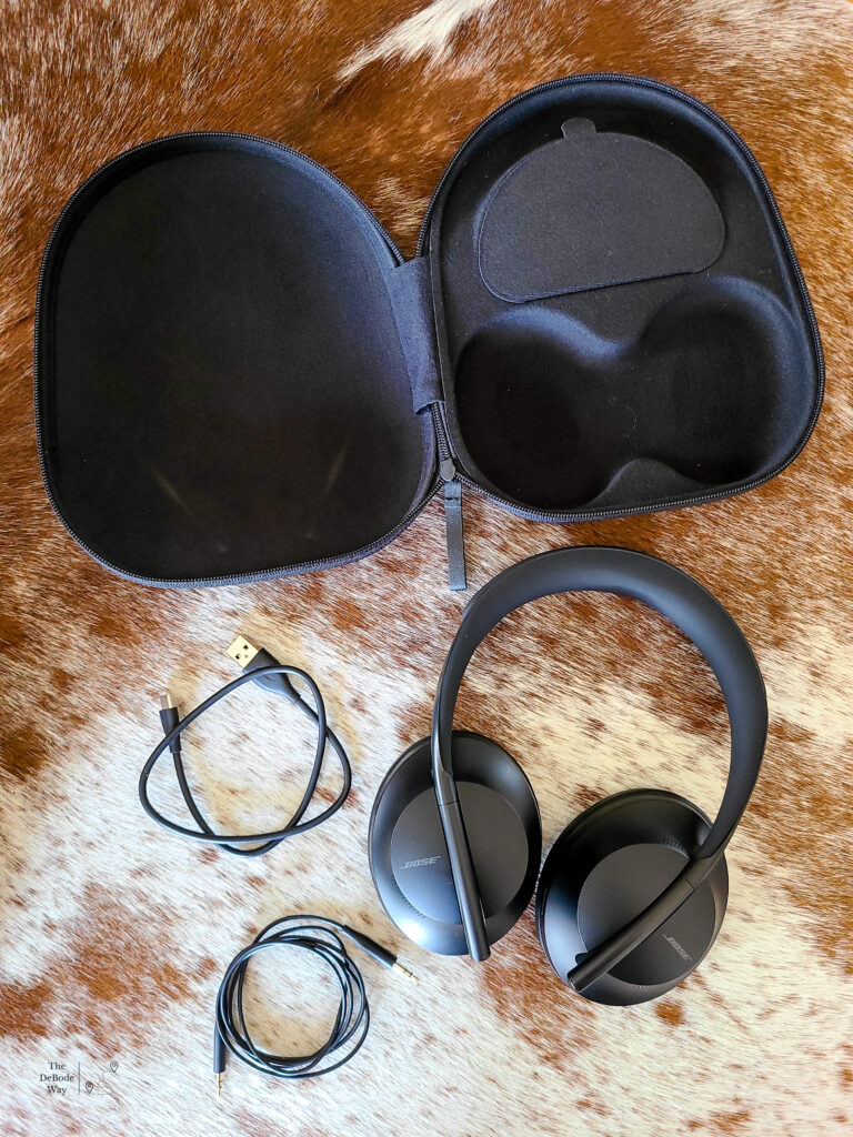 Bose QuietComfort 700 Noise-Canceling Headphones Set