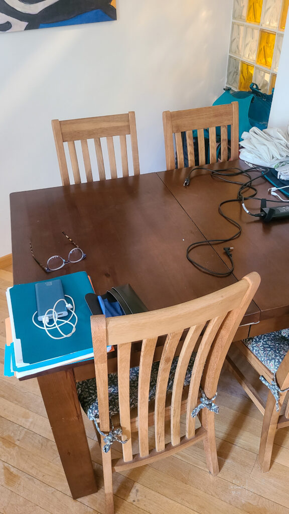 Apartment stay work space