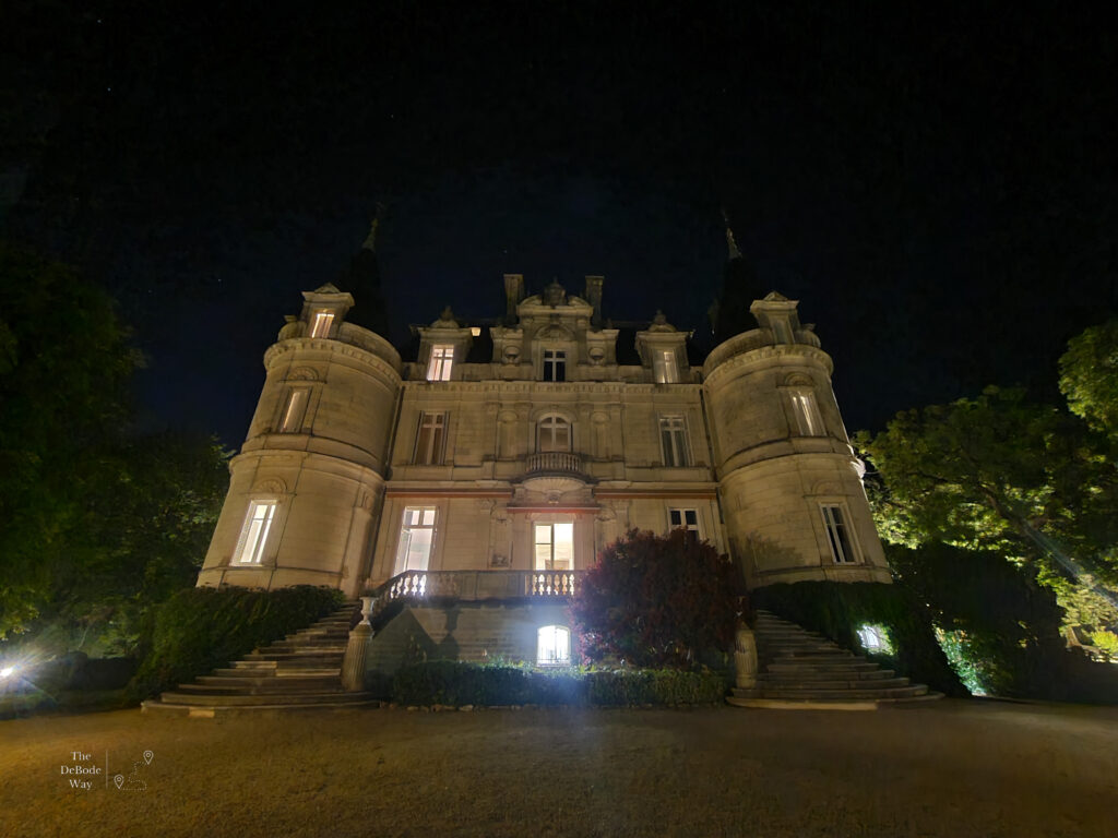 Chateau Hotel Domaine de la Tortiniere at night