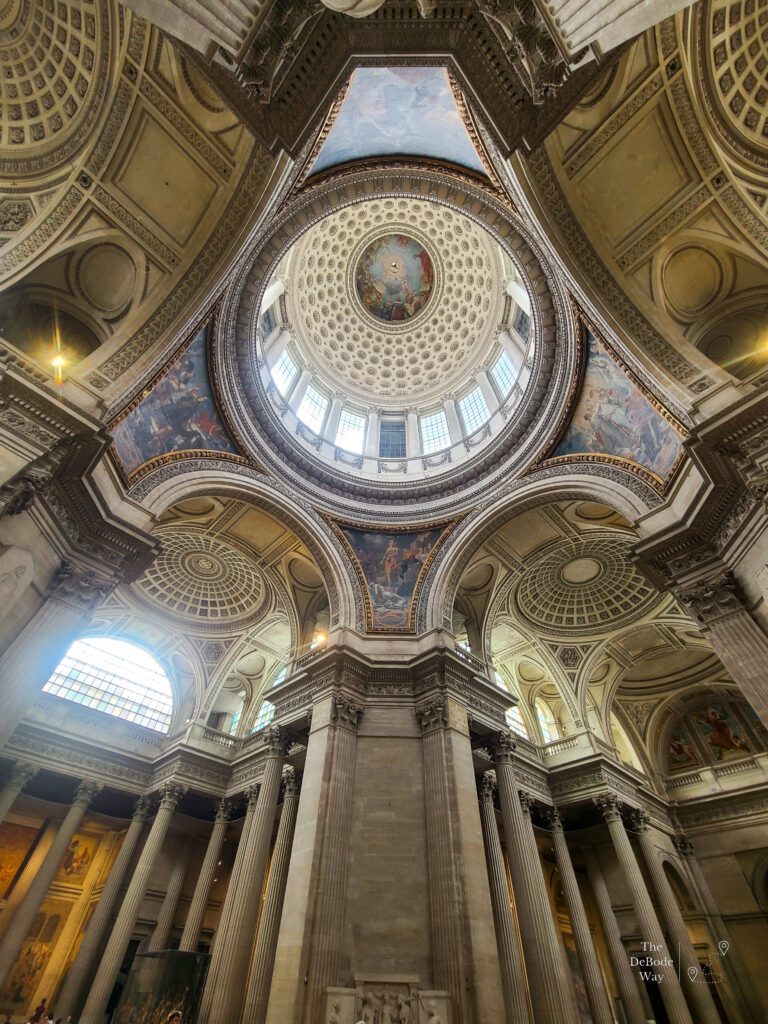 Looking into the dome of the Paris Pantheon